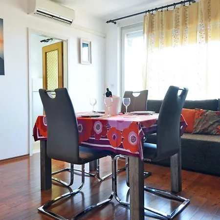 Daire Apartman Elin Pula