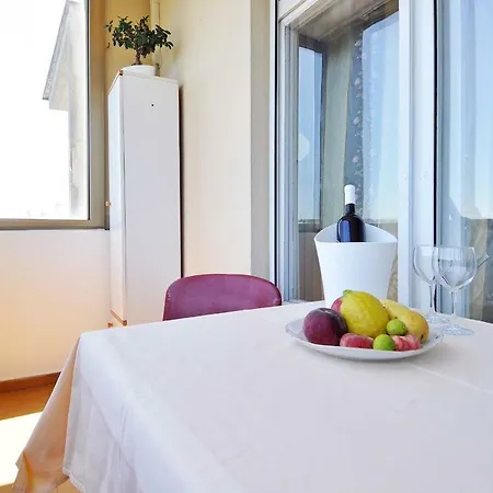 Apartman Elin Daire *