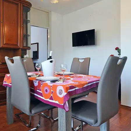 Daire Apartman Elin Pula